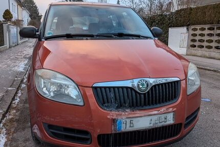 Skoda Fabia 112.000 km 3.200 &euro; München 81825