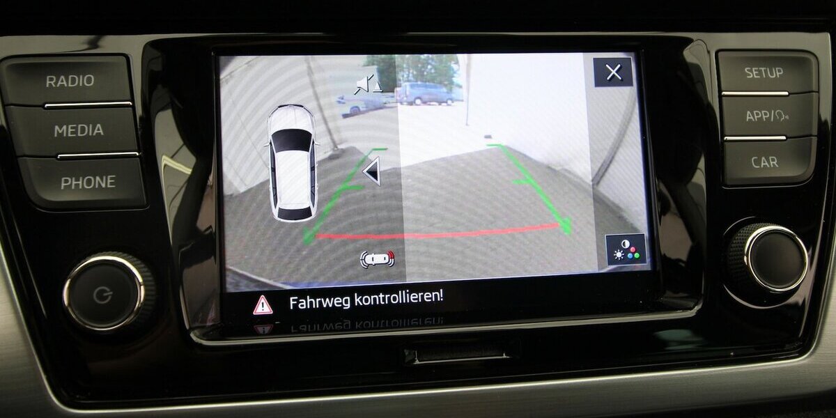 Skoda Fabia Combi TSI Ambition Plus KAMERA+SITZHEIZUNG 60.997 km 15.900 &euro; Hagenow 19230