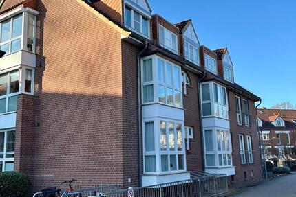 Schwachhausen: besonders geschnittene 4 Zi. DG-Wohnung mit Loggia, EBK, Kellerraum und TG-Stellplatz 4 zimmer