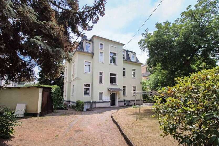 Haus zum Kaufen in Radebeul 740.000 € 369 m²