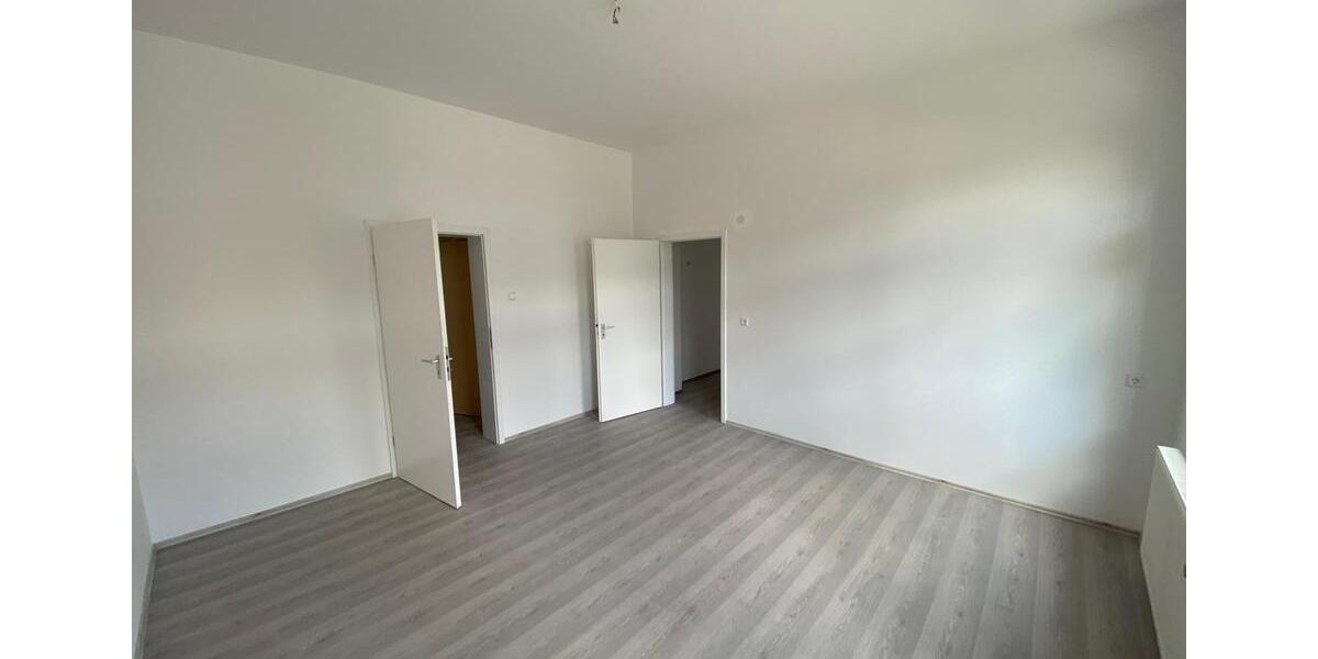 Etagenwohnung Zwickau - 4 Zimmer, 95 m&sup2;, 675&euro; | Angebot:25052648