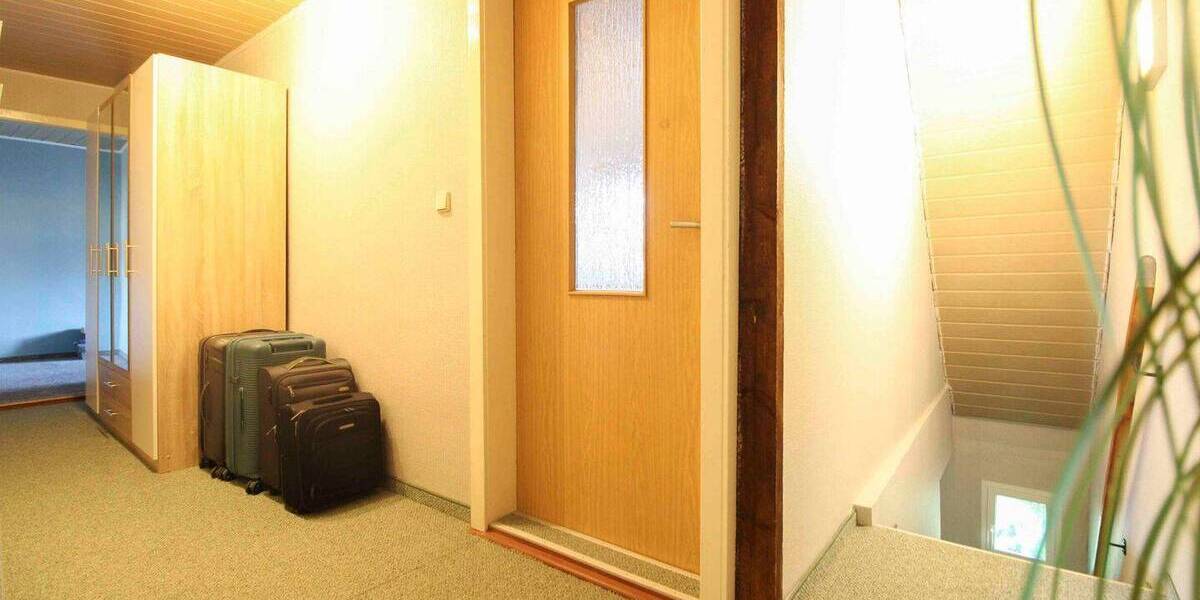 Reihenmittelhaus Calbe - 5 Zimmer, 220 m&sup2;, 99.000&euro; | Angebot:26176324