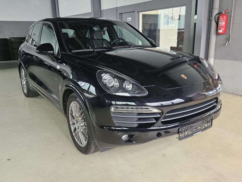 Porsche Cayenne 276.000 km 12.900 € Neckartailfingen 72666