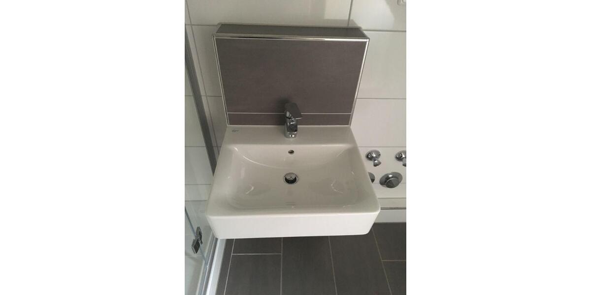 Dachgeschoßwohnung Essen Stadtbezirk IV - 2.5 Zimmer, 52 m&sup2;, 455&euro; | Angebot:25571579