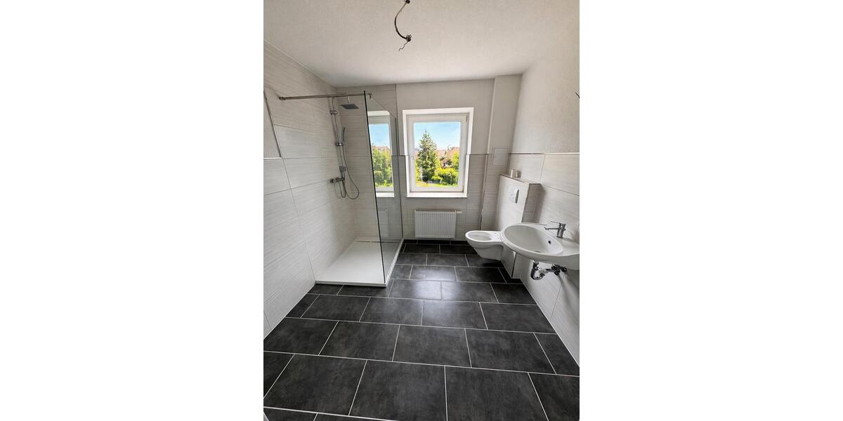 Etagenwohnung Crimmitschau - 3 Zimmer, 70 m&sup2;, 420&euro; | Angebot:26297235