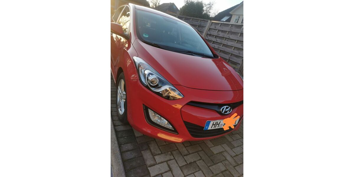 Hyundai i30 82.000 km 8.900 &euro; Hamburg 22523