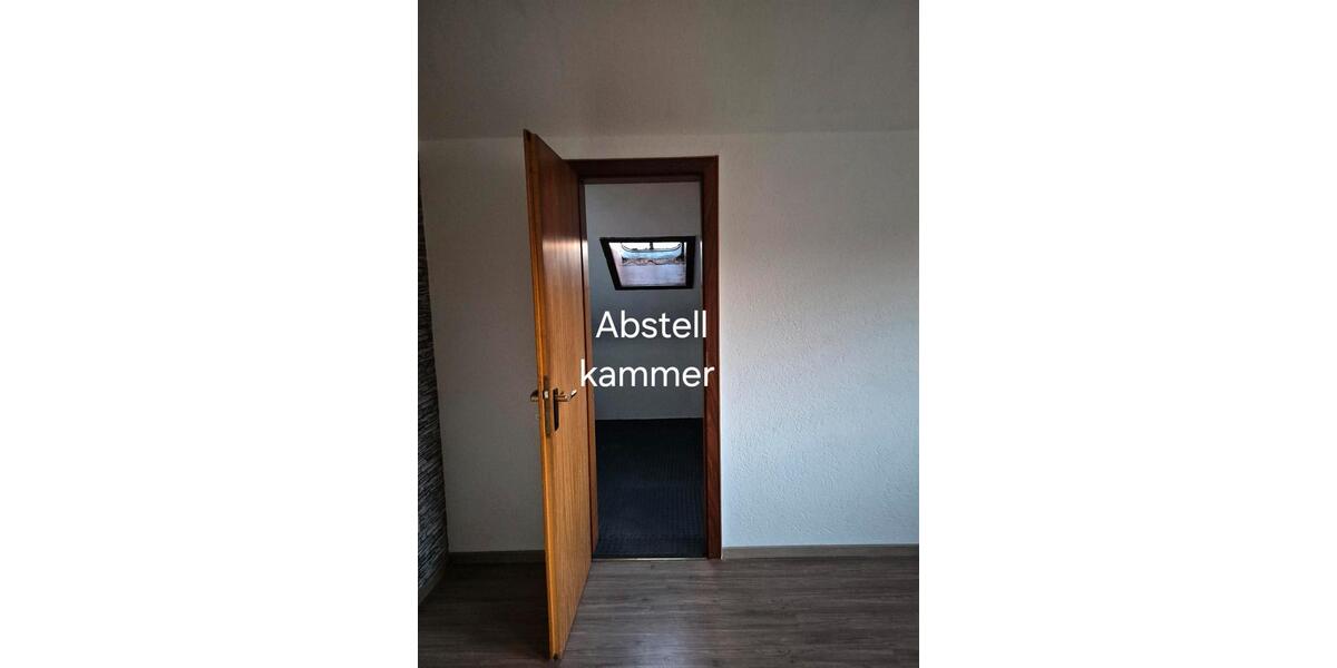 Dachgeschoßwohnung Kirchhain - 3 Zimmer, 80 m&sup2;, 500&euro; | Angebot:26272102