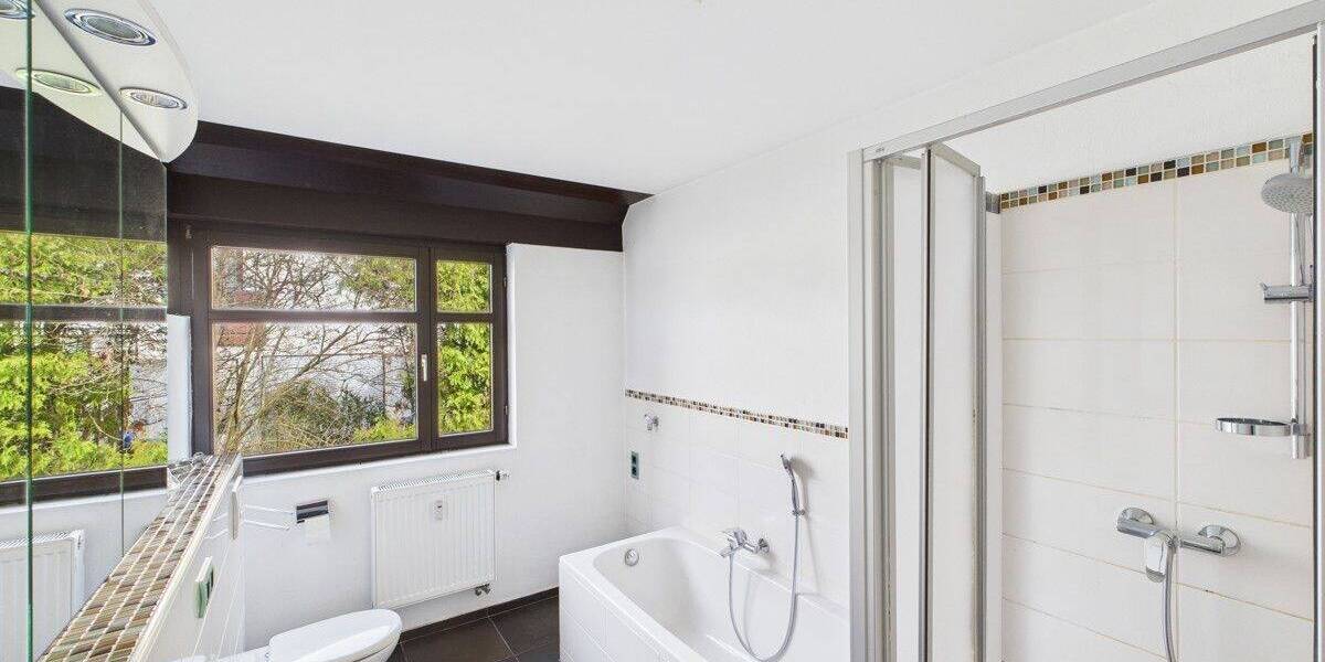 Doppelhaushälfte Veitshöchheim - 7 Zimmer, 195 m&sup2;, 347.000&euro; | Angebot:25665428