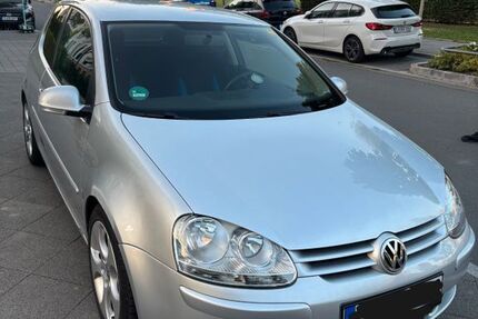 VW Golf 88.000 km 3.500 € Hattersheim am Main 65795