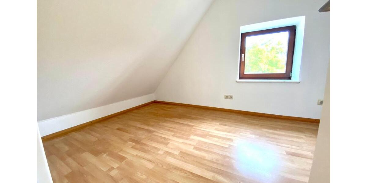 Dachgeschoßwohnung Schlangen - 2 Zimmer, 31 m&sup2;, 375&euro; | Angebot:26397794