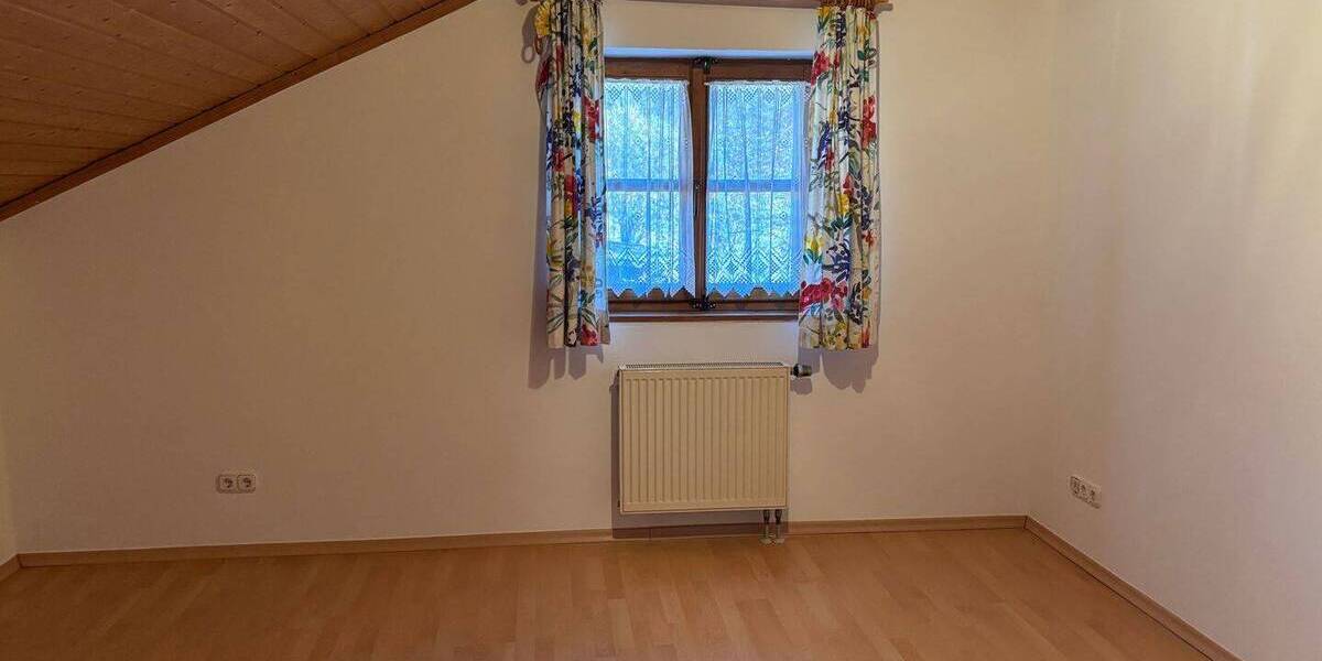 Einfamilienhaus Edling Hart - 6 Zimmer, 200 m&sup2;, 2.200&euro; | Angebot:26853020