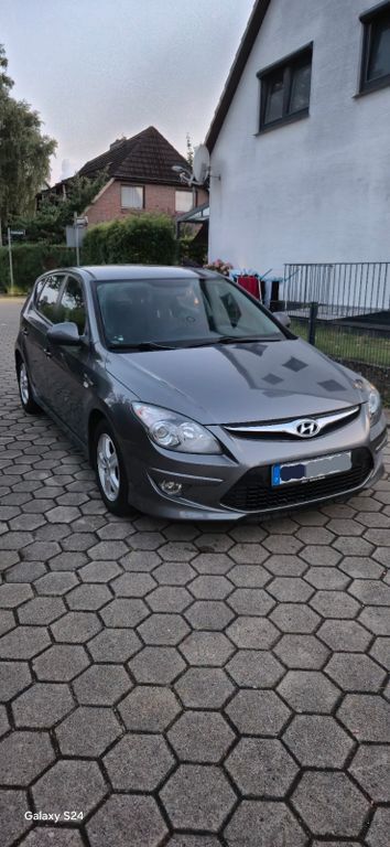i30