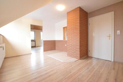 ++ Helle 3-Zimmer Wohnung mit Balkon in zentraler Lage ++