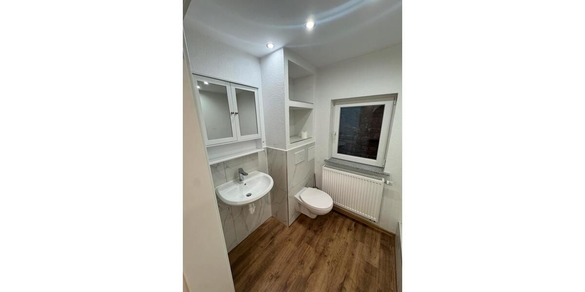 Sanierte 4 Zimmer Wohnung 145qm 4 zimmer