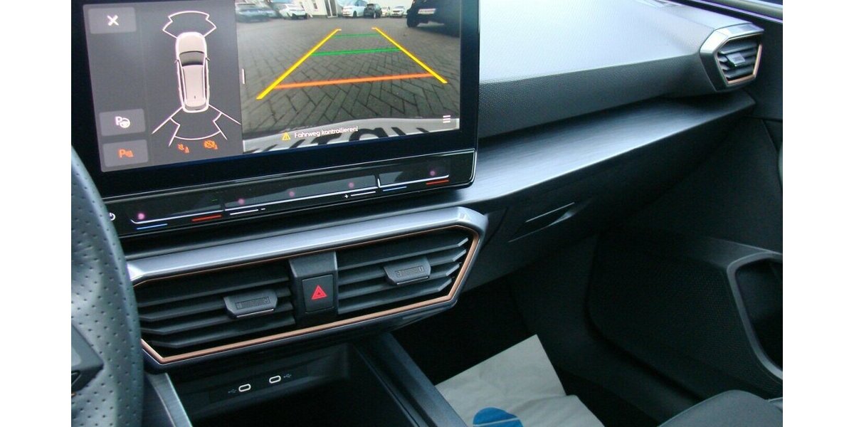 Cupra Leon ST eTSi ACC Panorama Vision Plus LED Beats 5.999 km 26.980 &euro; Falkensee 14612