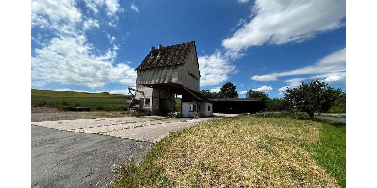 REDUZIERT - Grundstück mit Fahrzeughalle am Ortsrand von Sontra - Berneburg zimmer