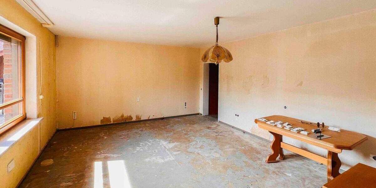 Ein-Zwei- Familienhaus mit großem Grundstück, Sehr Zentral und doch Privat in Luthe 7 zimmer