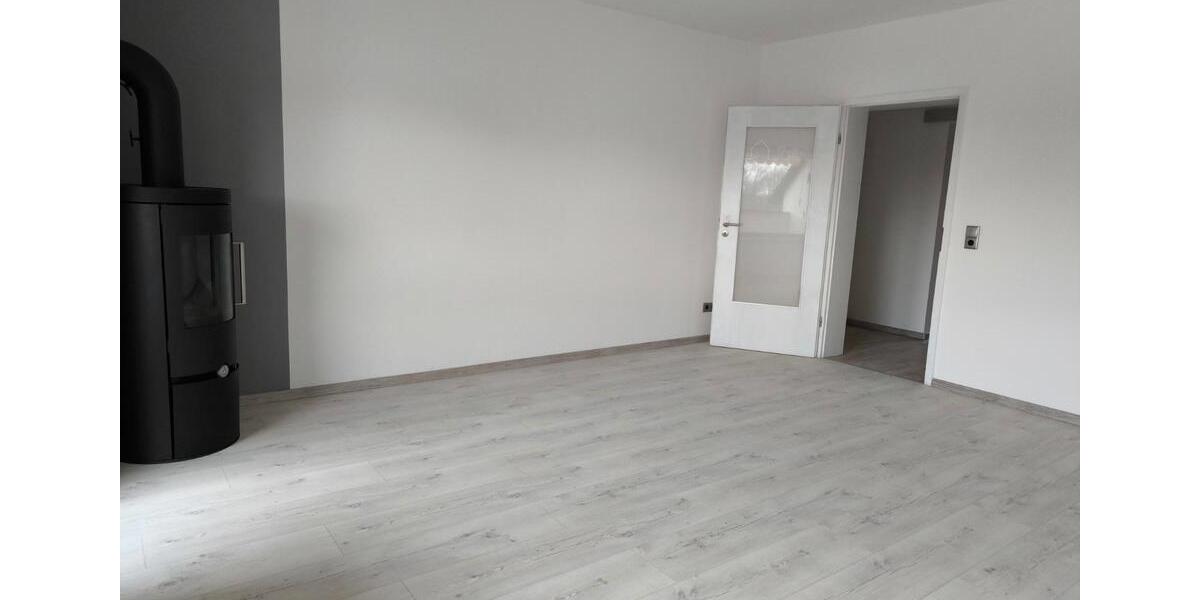 Dachgeschoßwohnung Schwalmstadt - 4 Zimmer, 95 m&sup2;, 880&euro; | Angebot:26339678