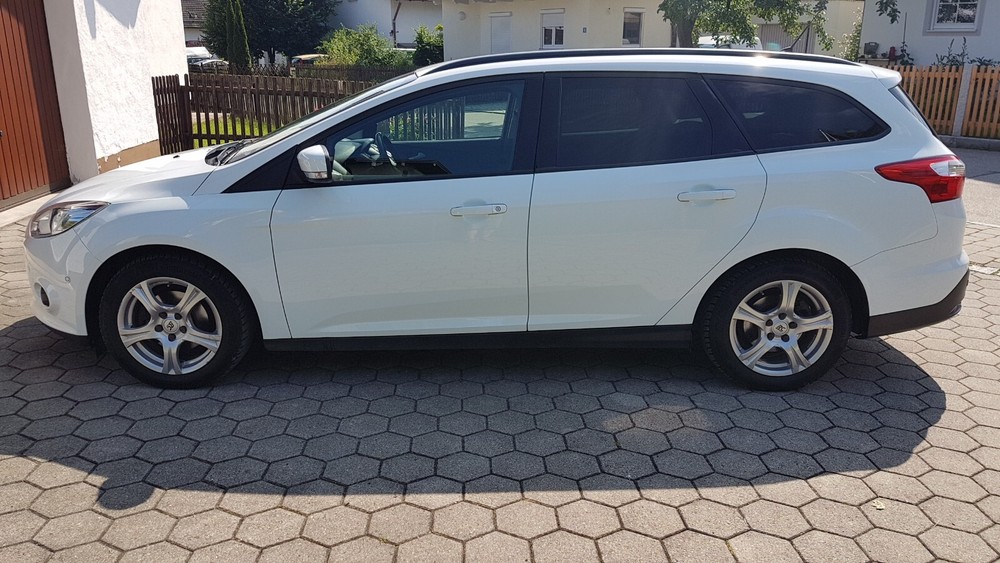 Ford Focus Kombi 138.000 km 5.800 € Ainring 83404