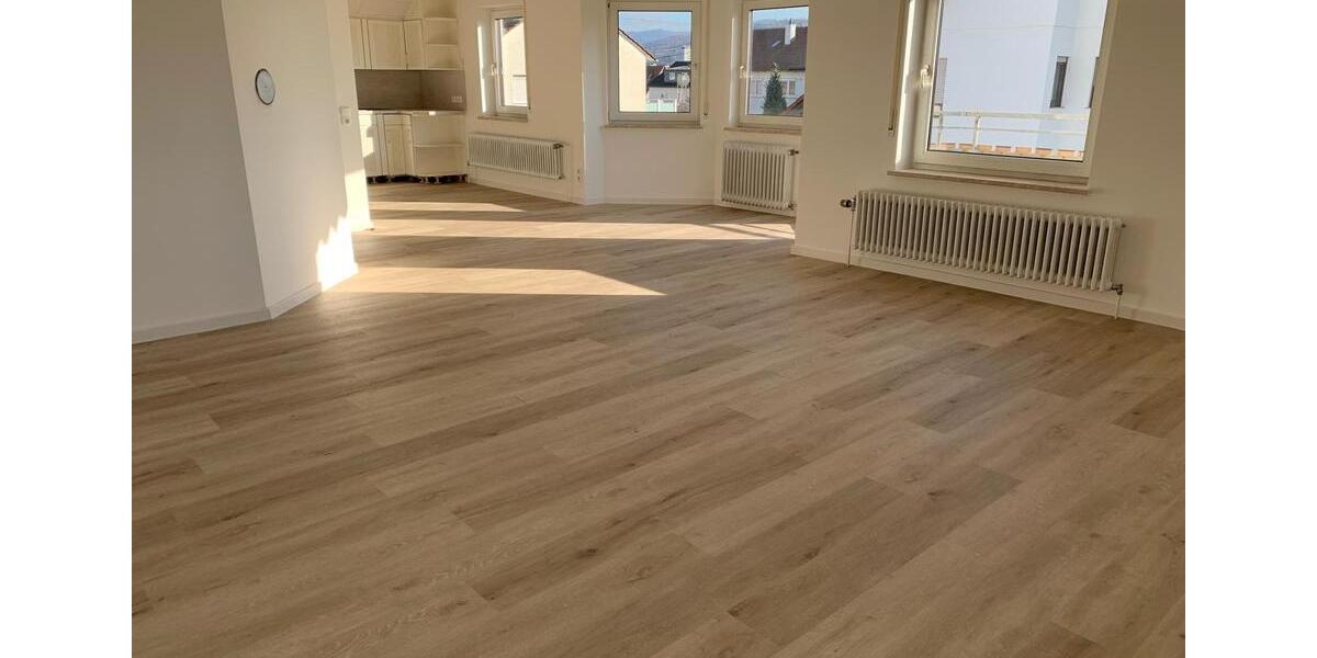 Dachgeschoßwohnung Reutlingen Sondelfingen - 4 Zimmer, 95 m&sup2;, 1.150&euro; | Angebot:24456926
