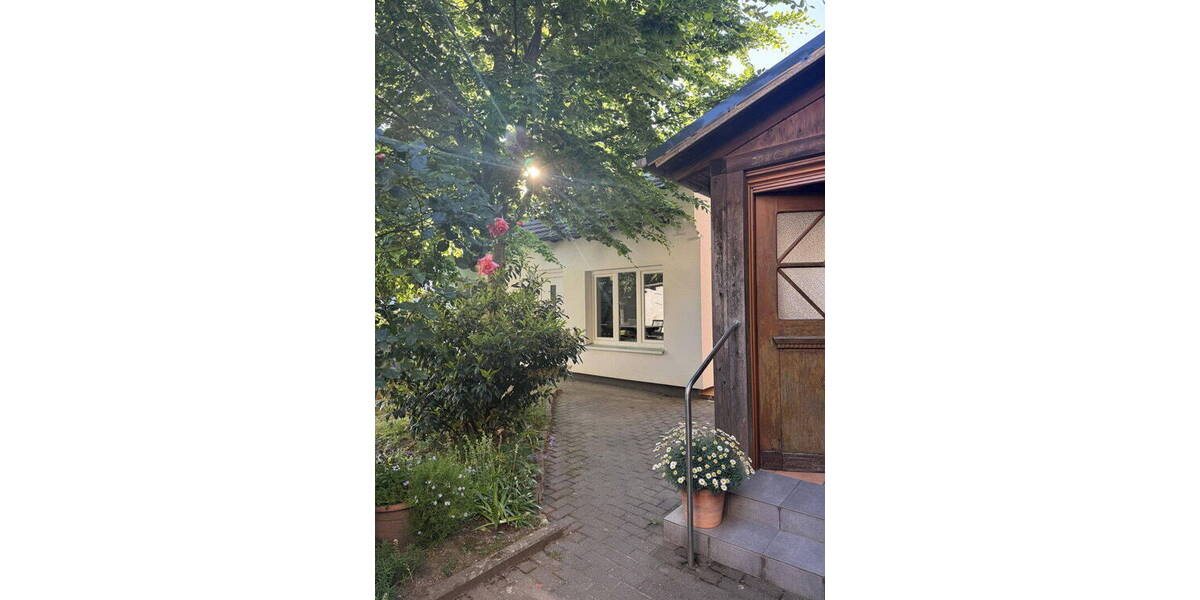 Einzigartiges, freistehendes Stadthaus mit Geschichte - stilvoll saniert, sofort bezugsbereit 5 zimmer