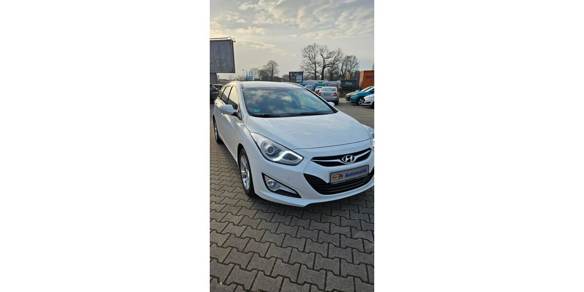 Hyundai i40 176.800 km 9.999 &euro; Südbrookmerland 26624