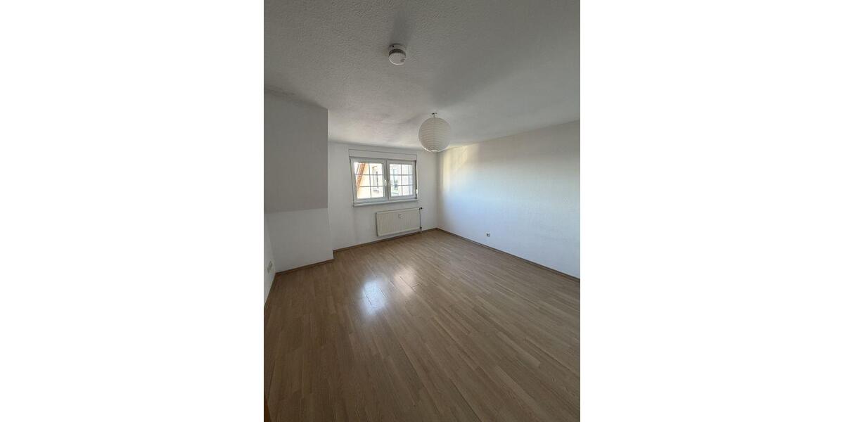 Maisonettenwohnung Meuselwitz - 3 Zimmer, 75 m&sup2;, 390&euro; | Angebot:24780401