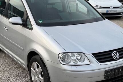 VW Touran 234.000 km 2.950 &euro; Nürnberg 90449