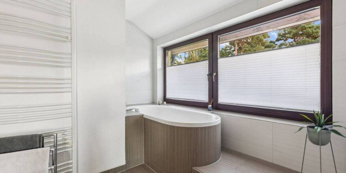 Einfamilienhaus Eichwalde - 8 Zimmer, 265 m&sup2;, 1.090.000&euro; | Angebot:25750624