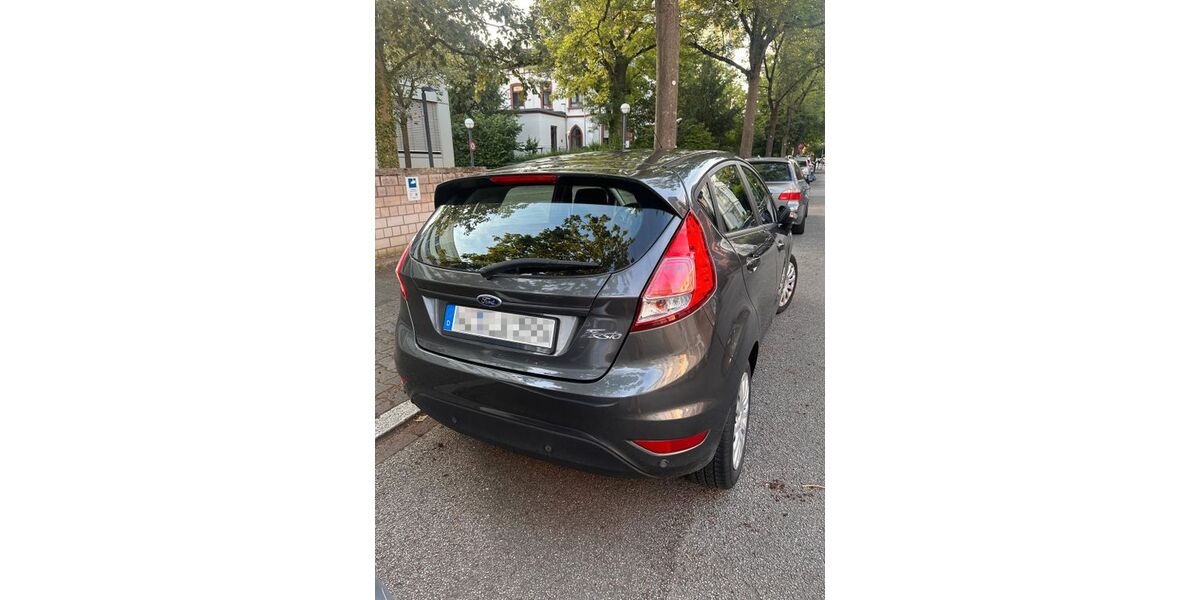 Ford Fiesta 71.000 km 8.000 &euro; Wiesbaden 65185