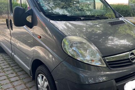 Opel Vivaro 236.000 km 5.000 &euro; München 81827