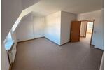 Dachgeschoßwohnung Oelsnitz (Vogtland) - 3 Zimmer, 83 m&sup2;, 280&euro; | Angebot:26698388