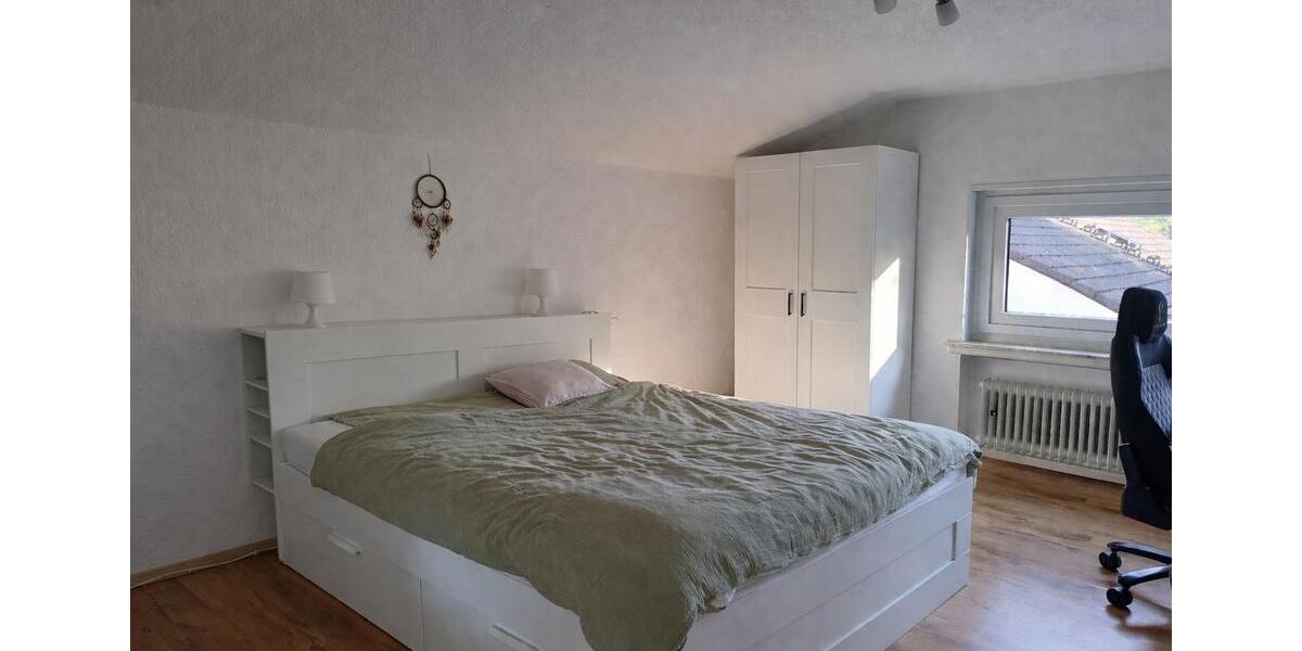Dachgeschoßwohnung Siegen - 2 Zimmer, 86 m&sup2;, 774&euro; | Angebot:26336378