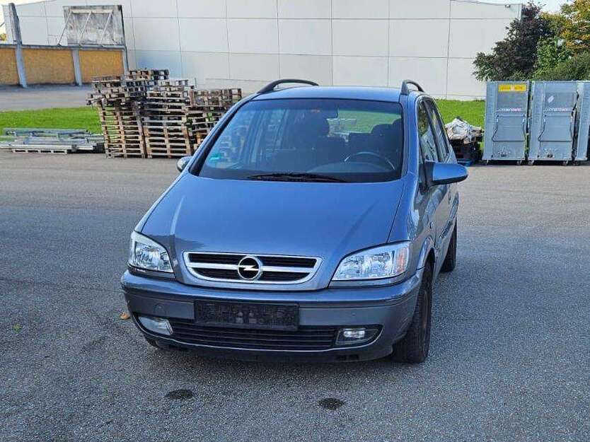 Opel Zafira 176.600 km 450 € Reutlingen 72766