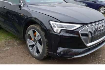 Audi e-tron 43.290 km 37.350 &euro; Manching 85077