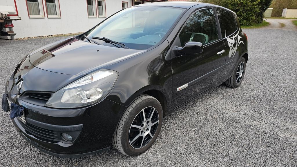 Renault Clio 129.000 km 2.222 &euro; Kraichtal 76703