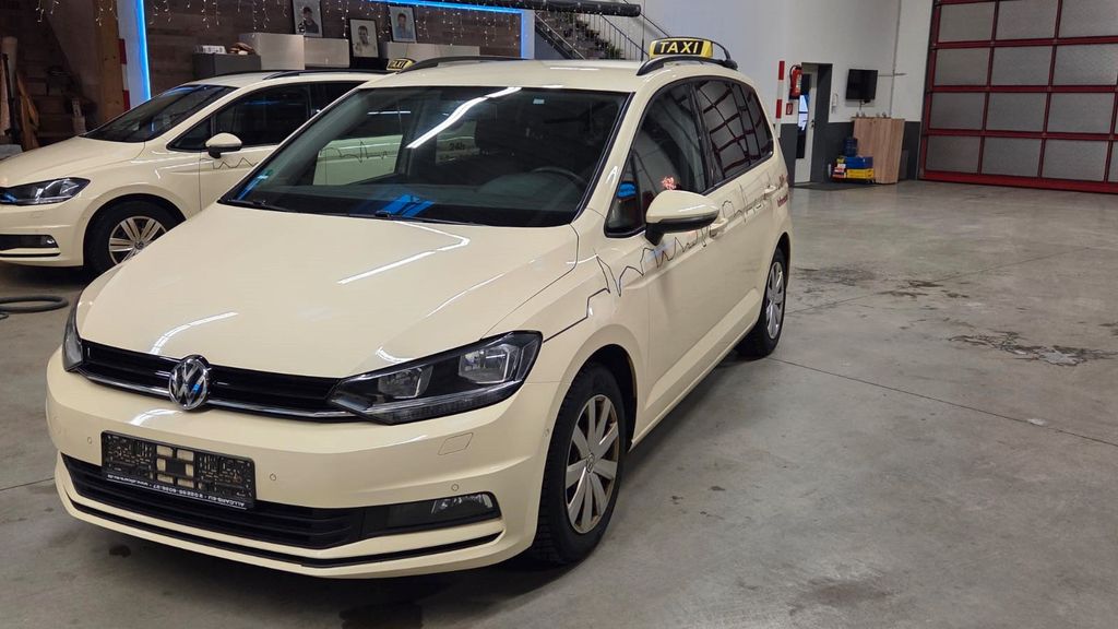 VW Touran 360.595 km 7.480 &euro; Euskirchen 53879