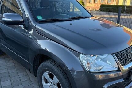 Suzuki Grand Vitara 237.896 km 5.999 &euro; Kabelsketal/OT Großkugel 06184