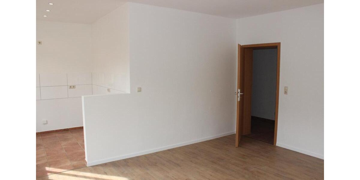 Etagenwohnung Döbeln - 2 Zimmer, 47 m&sup2;, 300&euro; | Angebot:25992549
