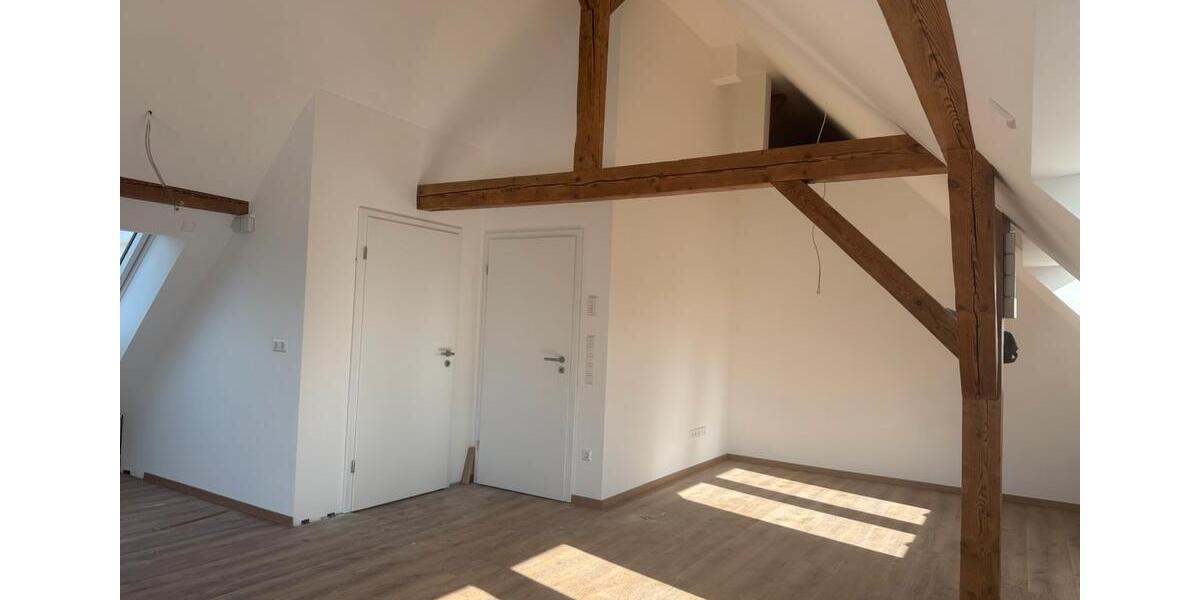 Dachgeschoßwohnung Emerkingen - 3 Zimmer, 95 m&sup2;, 950&euro; | Angebot:26697086