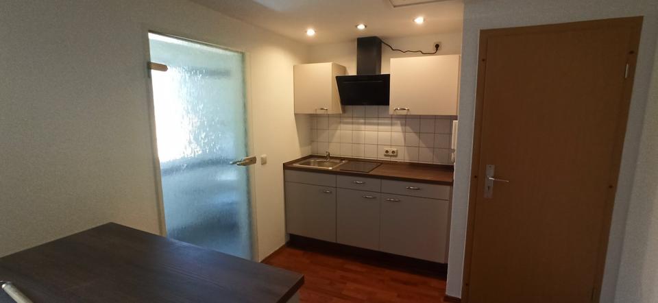 Dachgeschoßwohnung Weißenfels - 1 Zimmer, 33 m&sup2;, 270&euro; | Angebot:26394650