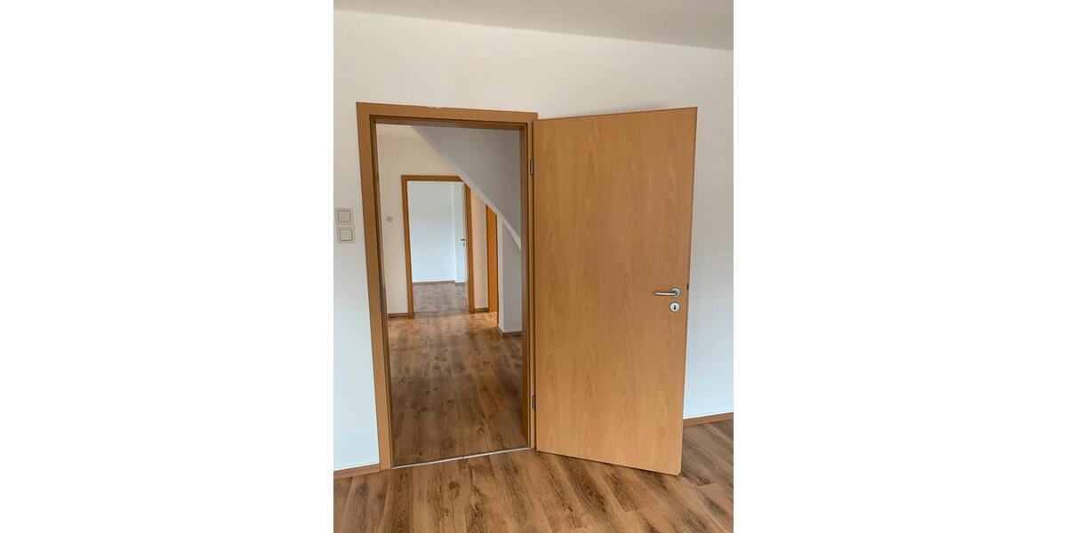 Dachgeschoßwohnung Recklinghausen Berghausen - 4 Zimmer, 65 m&sup2;, 590&euro; | Angebot:26019131