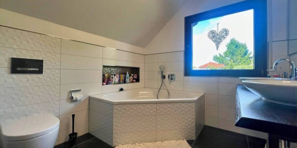 Einfamilienhaus Laage - 4 Zimmer, 135 m&sup2;, 450.000&euro; | Angebot:25245525