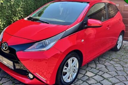 Toyota Aygo (X) 50.437 km 9.490 &euro; Dresden 01237