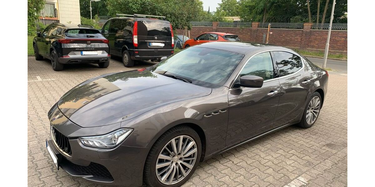 Maserati Ghibli 174.892 km 19.990 &euro; Berlin 12249