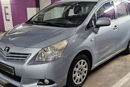 Toyota Verso 229.000 km 3.990 &euro; Hamburg 22111