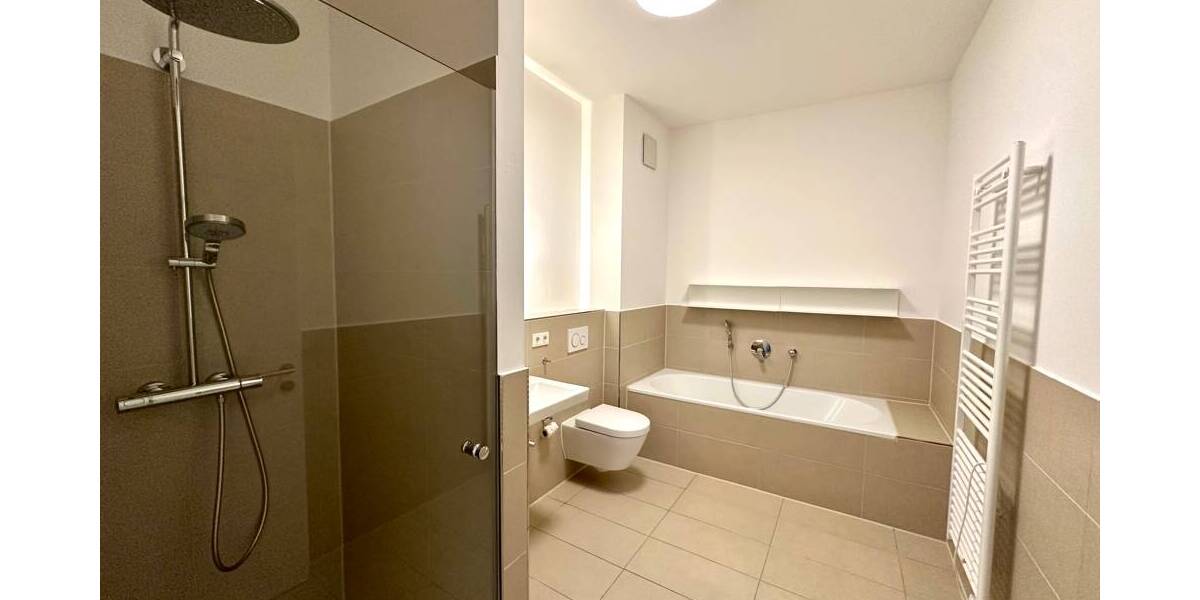 Etagenwohnung Mülheim Mitte - 4 Zimmer, 111 m&sup2;, 1.600&euro; | Angebot:25971060