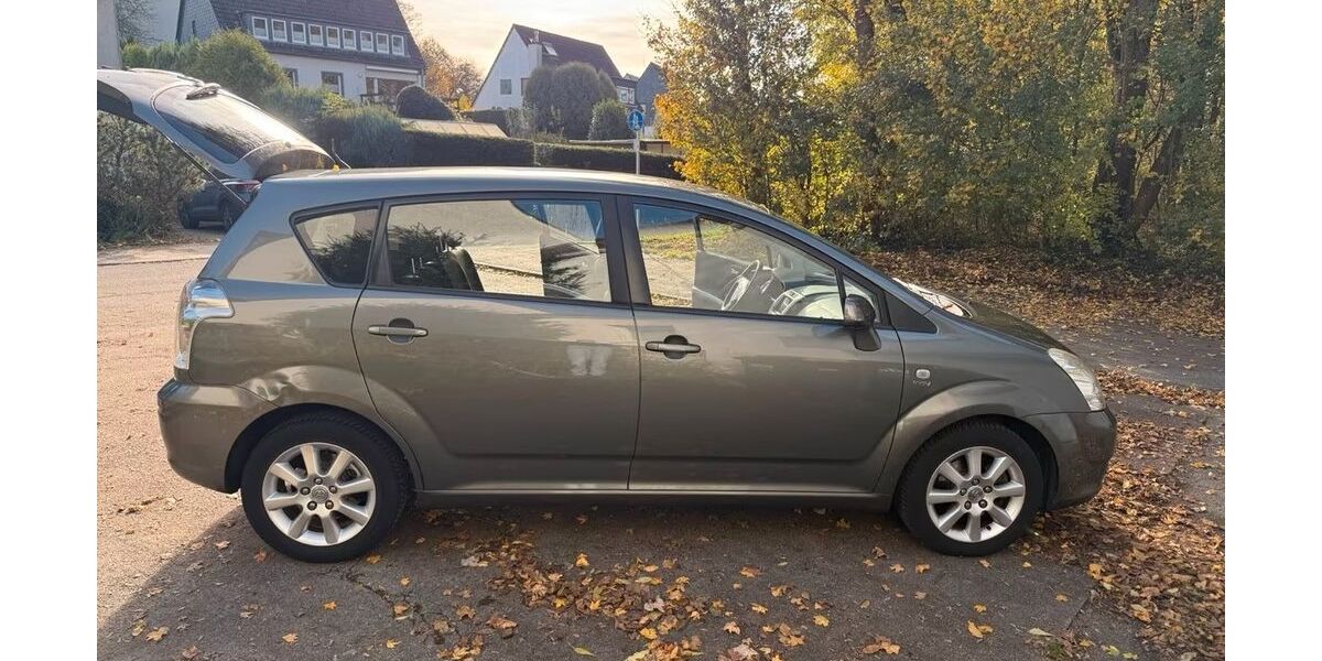 Toyota Corolla Verso 139.573 km 3.999 &euro; Essen 45277