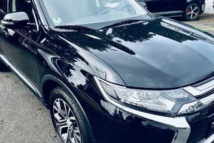 Mitsubishi Outlander 85.000 km 18.950 € Hamburg 22045