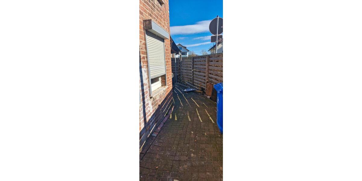 Einfamilienhaus Bad Driburg - 7 Zimmer, 209 m&sup2;, 100.000&euro; | Angebot:25360731